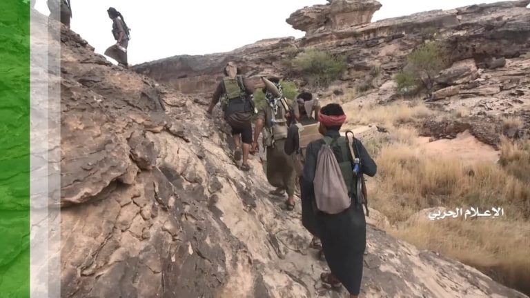 نجران.. شاهد عملية هجومية للجيش واللجان الشعبية على موقع المقناص السعودي وتكبيدهم خسائر فادحة