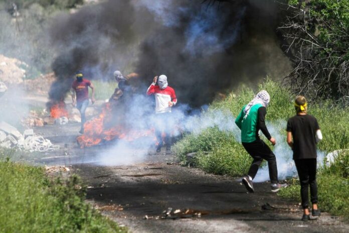 إصابات فلسطينيين خلال مواجهات مع كيان العدو الإسرائيلي في الضفة الغربية المحتلة