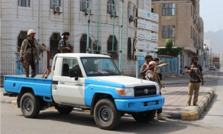 اقتحام وزارة الداخلية في عدن ومحاولة اغتيال جديدة تستهدف قيادي عسكري بتعز