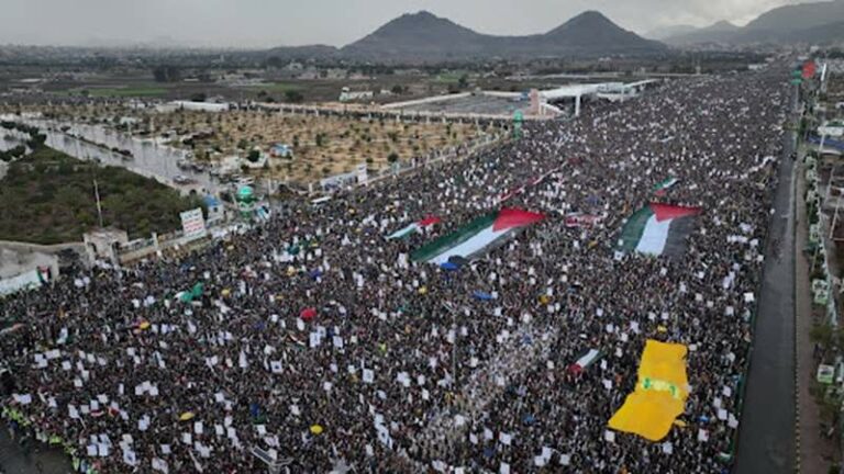 باحثون وناشطون ثقافيون.. ثمرة المشروع القرآني نراها اليوم في مواقف اليمن المساندة لفلسطين