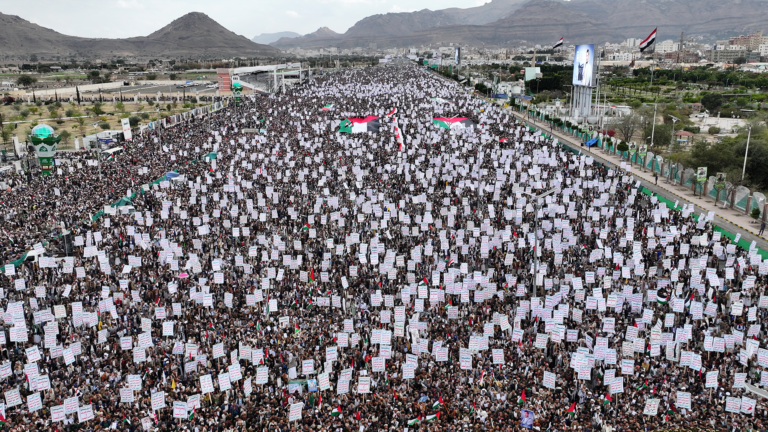 إحياء لذكرى “طوفان الأقصى”.. الحوثي يدعو للخروج المليوني غدا الإثنين ولجنة الأقصى تحدد ساحات المحافظات