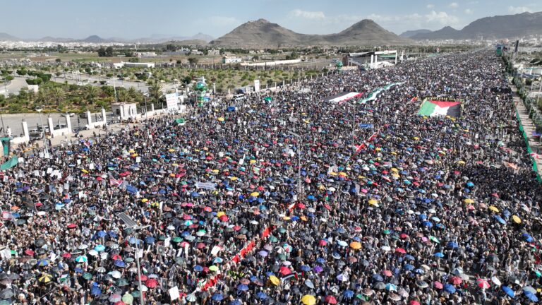 مسيرات يمنية مليونية تعلن استعدادها لخوض الجولة الرابعة من التصعيد ضد الكيان “الإسرائيلي”