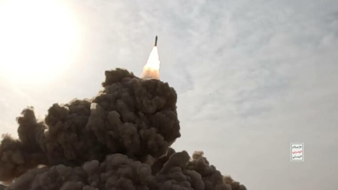 قائد مدمرة أمريكية: لدينا 30 ثانية للتعامل مع الصواريخ القادمة من اليمن بسرعة 6 ماخ