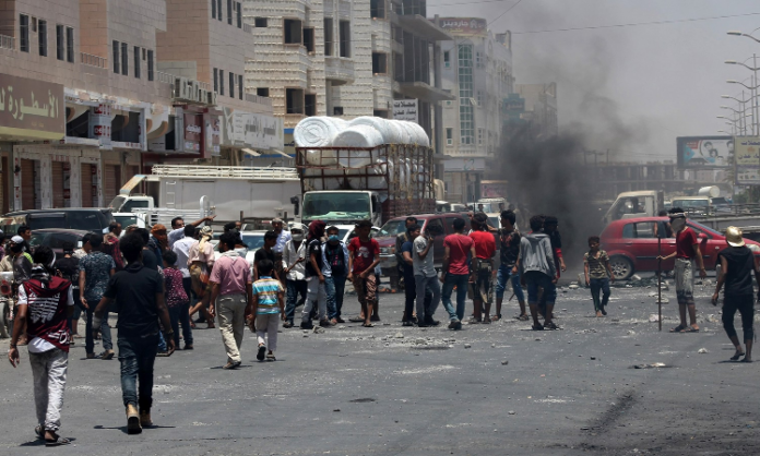 ردا على إنهيار العملة الجنوني وإرتفاع الأسعار.. حركة ثورة الجياع تدعو للخروج في تظاهرات شعبية غاضبة ضد حكومة المجلس الرئاسي